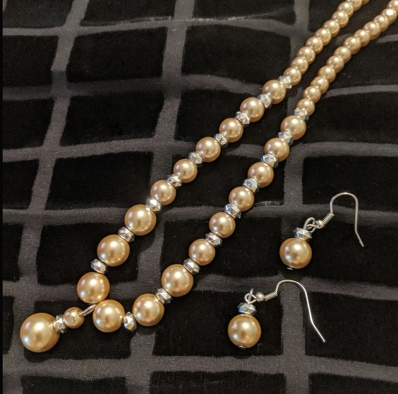 Champagne gold faux pearl necklace earrings set - Picture 1 of 5